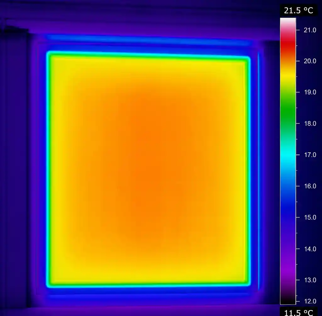 Thermal imaging showing temperature differences at IGU edge zone